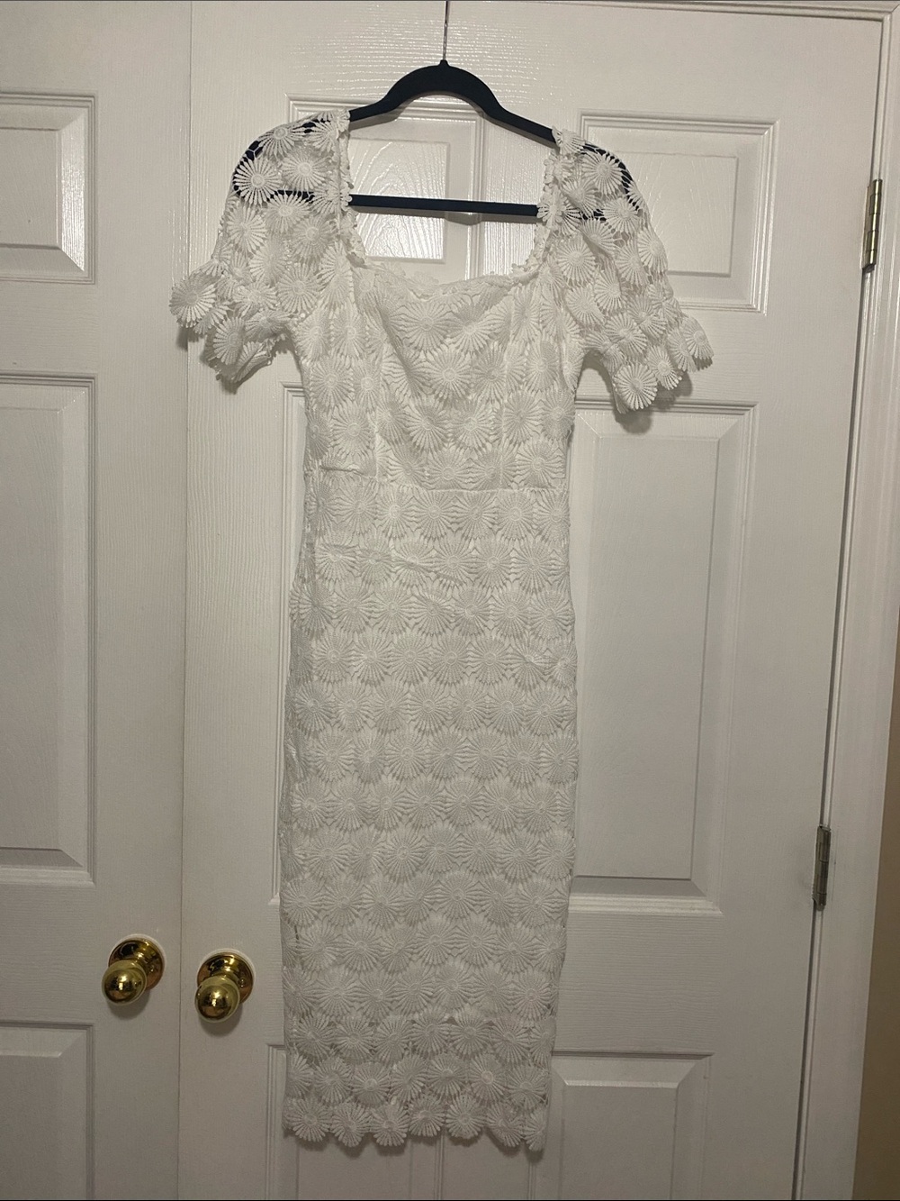 Miusol White Floral Crochet Midi Dress